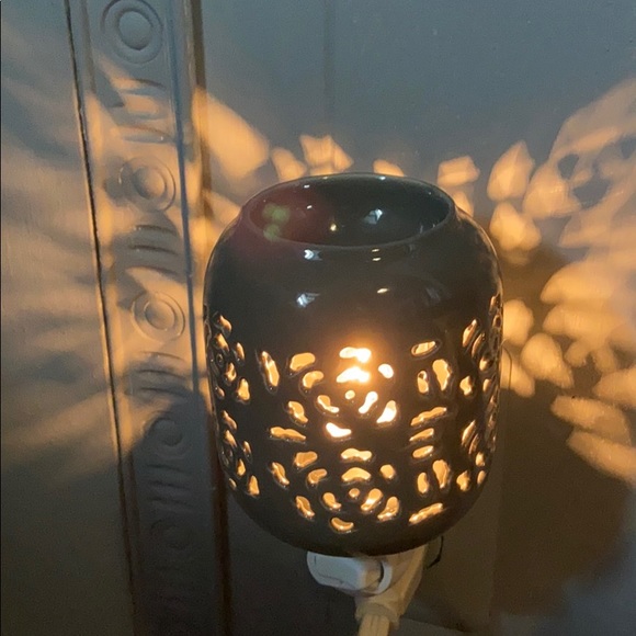 Meet your Posher, Dee - Picture 1 of 1